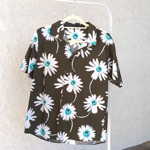 Smiley flower button down